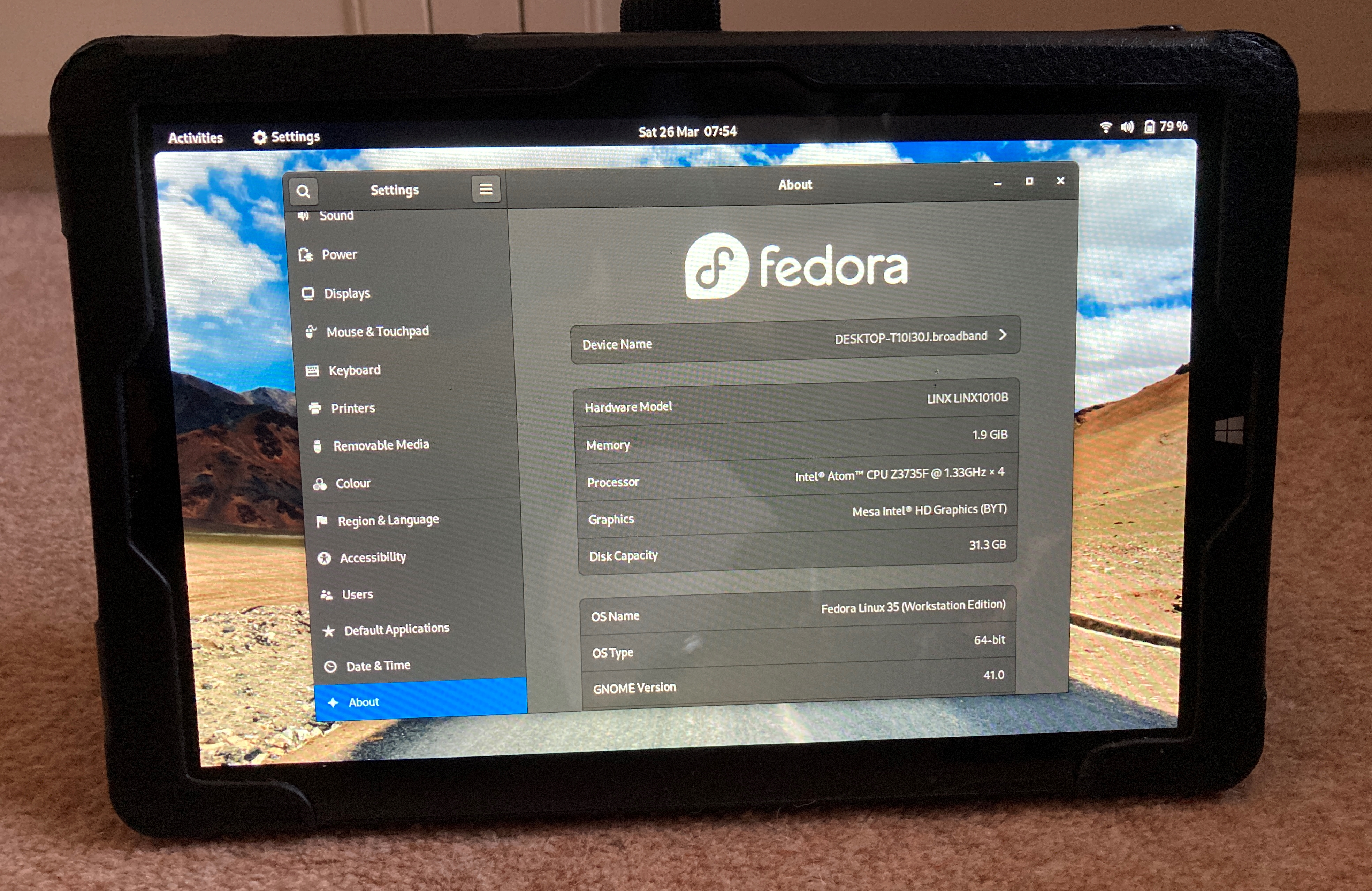 Fedora Workstation on a Linx 1010B tablet