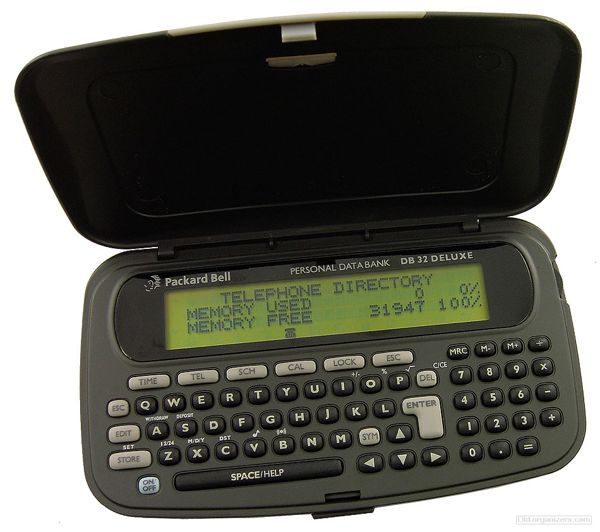 Electronic organiser with a wide screen and numpad next to the keyboard