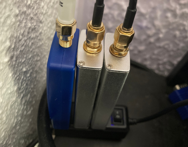 Three RTL-SDR dongles in a USB hub