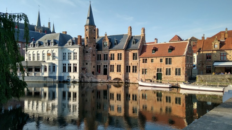 Buildings by the side of Rozenhoedkaai