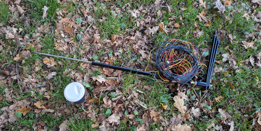 Collapsed antenna on the ground