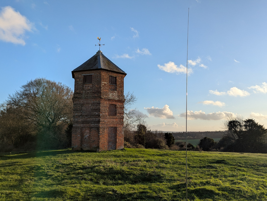 Pepperbox and vertical antenna